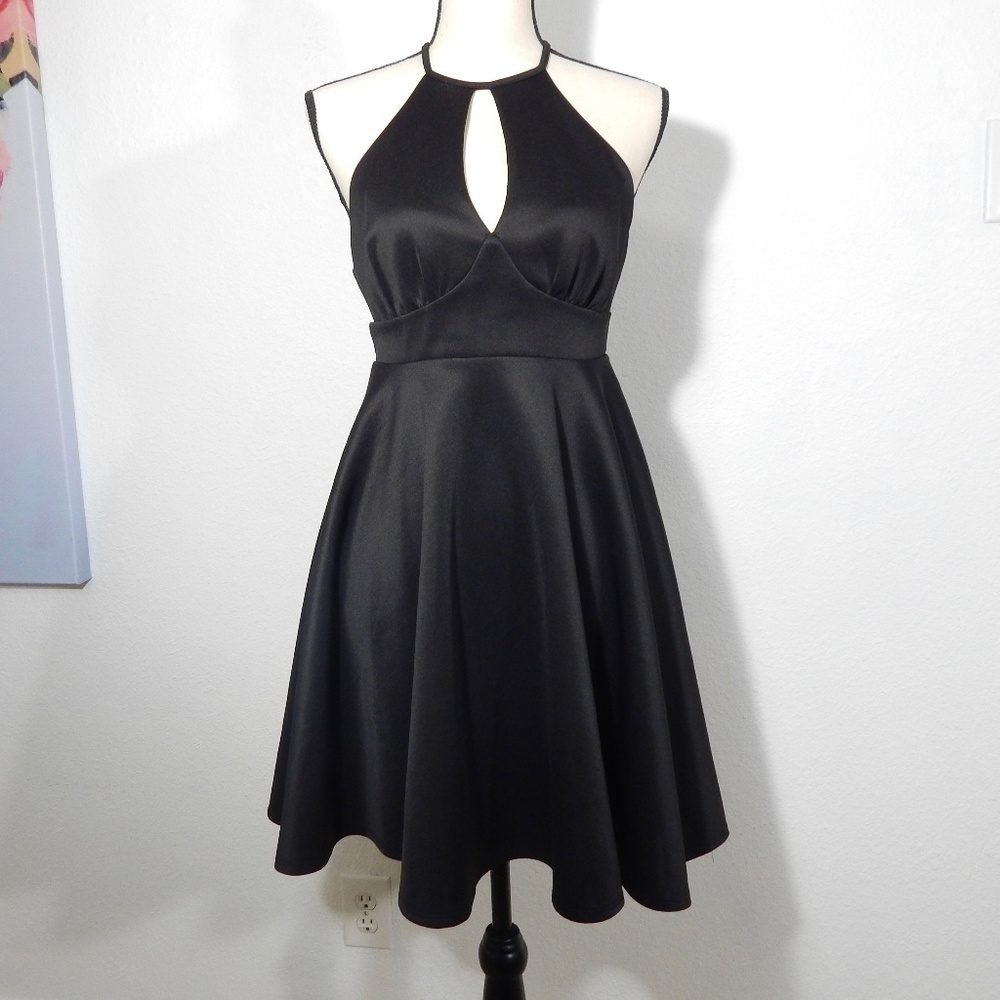 Lux LA Short Black Dress - Picture 3 of 7